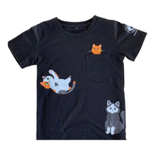 Load image into Gallery viewer, Cat in pocket T-shirt
