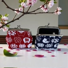 Load image into Gallery viewer, Handmade Clasp coin purse by 8Bobbins
